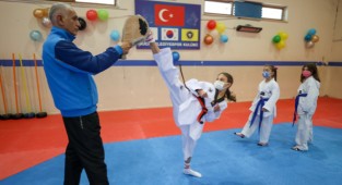 Bucalı madalya avcıları 