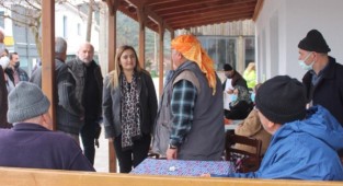 CHP'li Kılıç: “Karaburun, Türkiye’yi aydınlatıyor ama kendisi karanlıkta”