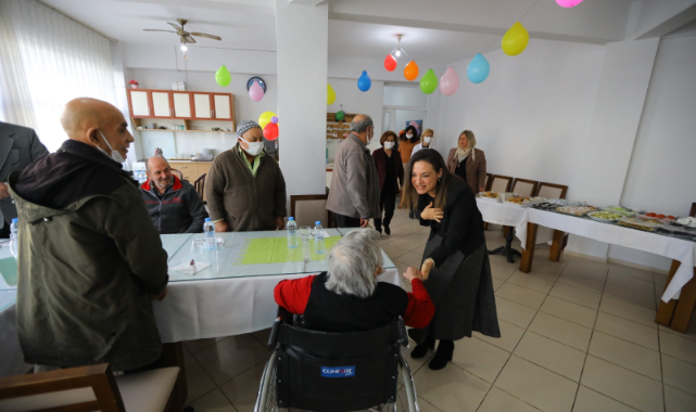 Efes Selçuk'ta Başkan'dan yılın ilk mesaisi huzurevine