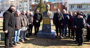 Fikri Altay’ın hatırası Karşıyaka’da yaşayacak!