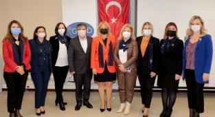 GİFED’in ilk başkanı Huriye Serter oldu