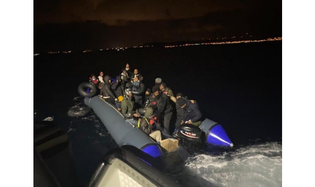 İzmir açıklarında 34 düzensiz göçmen kurtarıldı