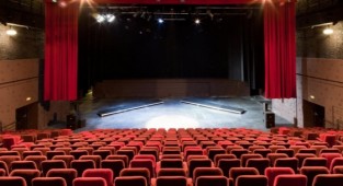 İzmir Şehir Tiyatroları'na pandemi ayarı: O tarihe kadar kapalı!