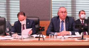 KİT Komisyonu'nda 'çift maaş' tartışması