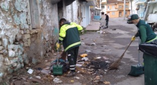 Konak'tan Roman mahallelerinde temizlik harekatı