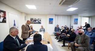 Soyer, Urlalı muhtarlarla buluştu: “Muhtar öncelikli strateji izliyoruz”