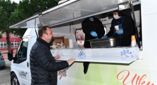 Üniversitelilerin Sabah Çorbası Çiğli Belediyesi'nden