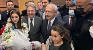 Bornova Dünya şampiyonu cimnastikçisini coşkuyla karşıladı 