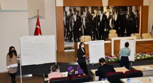 Çiğli'de sivil toplum ve kamu işbirliği zirvesi