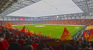 Göztepe tribünüyle fark yarattı