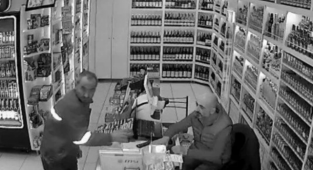 İzmir'de bir anne dedektif gibi iz sürdü! Kızını taciz eden kişi karşı komşusu çıktı!