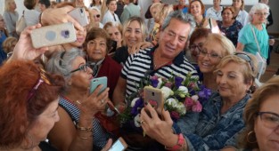 Karşıyaka Belediyesi’nden bir ilk: 3. Yaş Üniversitesi faaliyete geçiyor!