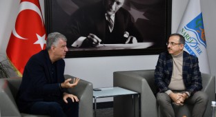 Narlıdere'de siyaset üstü buluşma: Başkan Engin, AKP'li Sürekli'yi ağırladı