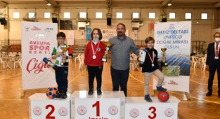 Satranç Sporcuları Çiğli'de Kıyasıya Yarıştı