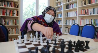 Seferihisar Belediyesi’nden Alzheimer’ı mat edecek proje