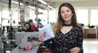 Babası için yola çıktı, kadınların hayatlarına dokundu