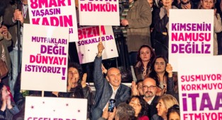 Başkan Soyer'den 8 Mart açıklaması: 'Kadınların umudu İzmir'den yeşerecek'