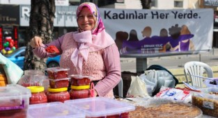 Buca'da Üretici Kadınlar Pazarı’na büyük ilgi