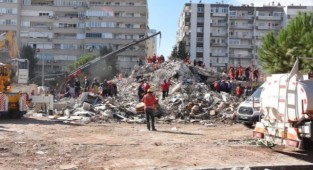 Emrah Apartmanı davasında 'Şov yapmayın' gerginliği