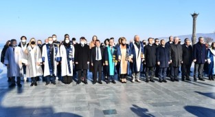 İzmir'de Tıp Bayramı kutlandı