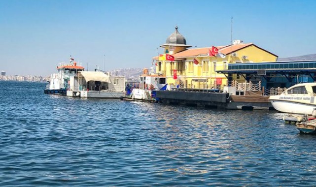 İzmir'de vapur seferlerine su seviyesi engeli!