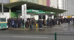 İzmir TMO'da yağ kuyruğu: 