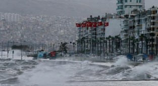 Meteoroloji'den Ege'ye fırtına uyarısı! 