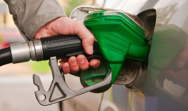 Motorin ve benzinde indirim beklentisi!