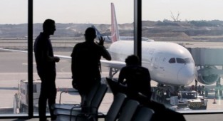 Resmi Gazete'de yayımlandı: Yurt dışı çıkış harcına yüzde 200 zam!