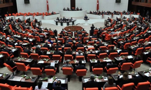 Seçim Kanunu Meclis'e geliyor: Baraj düşecek!