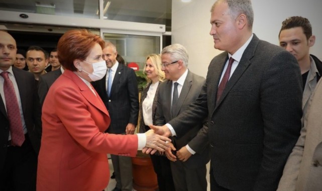 Akşener İzmir'de 3 ilçede esnafı ziyaret edecek