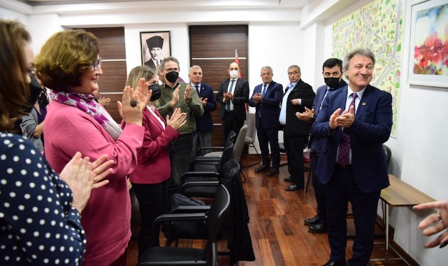 Çalışanlardan Başkan İduğ’a üçüncü yıl kutlaması