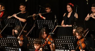 Narlıdere Çocuk Senfoni Orkestrası büyük konsere hazırlanıyor
