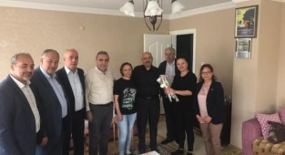 CHP Bayraklı'dan bayram ziyareti