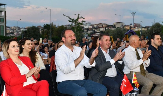 Çiğli'de Büyük Festivalin İlk Günü Tamamlandı