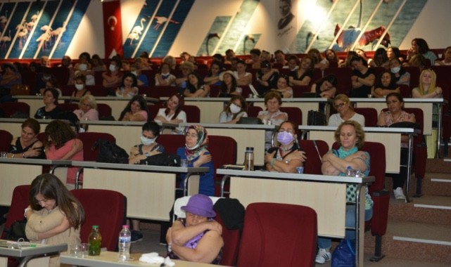Çiğli’de Meme Kanseriyle Mücadele Eğitimleri Sürüyor