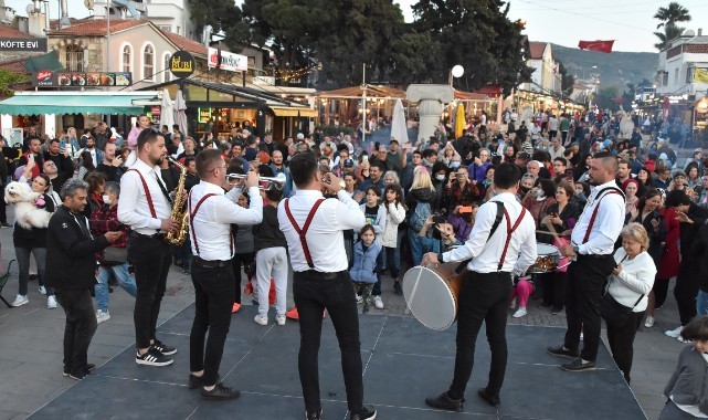 Foça'da Hıdırellez coşkuyla kutlandı