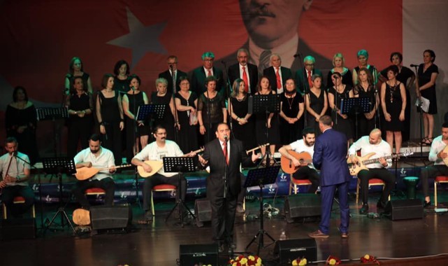 Güzelbahçe Türk Halk Müziği Korosu’ndan muhteşem konser