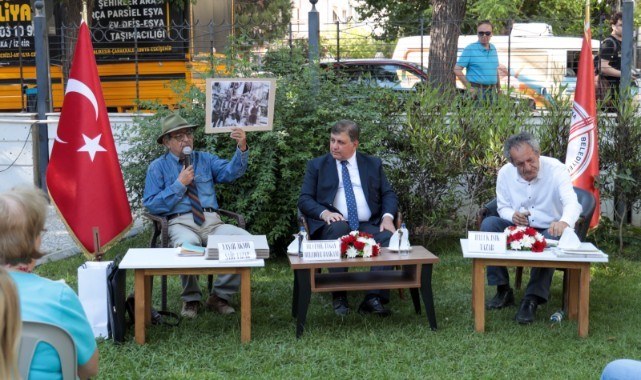 Karşıyaka'da 'Cumhuriyet ve gençlik' konuşuldu