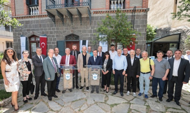 Konak Belediyesi ile Balkan ve Ada Türkleri Dernekleri arasında işbirliği protokolü 