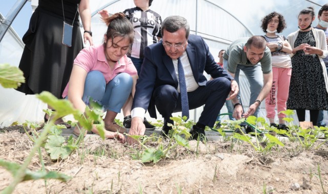Konak’ın özel çocuklarına bahçe terapisi