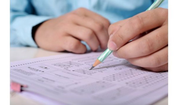 Sınav sorularını satan şüpheliler gözaltında!