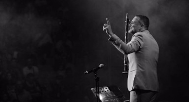 10 bin Bergamalı hemşehrisi Hüsnü Şenlendirici'yi dinledi