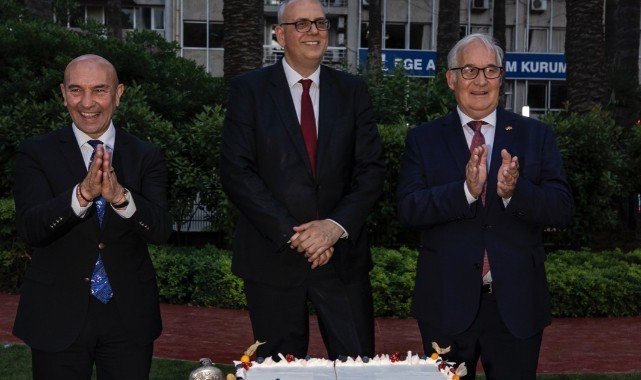 Başkan Soyer: Kutlamalarımız gecikse de dayanışmamız sürdü