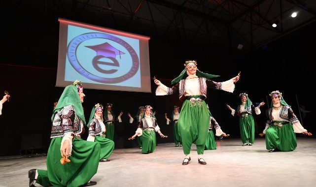 Bornova’da Halk Dansları Festivali coşkusu