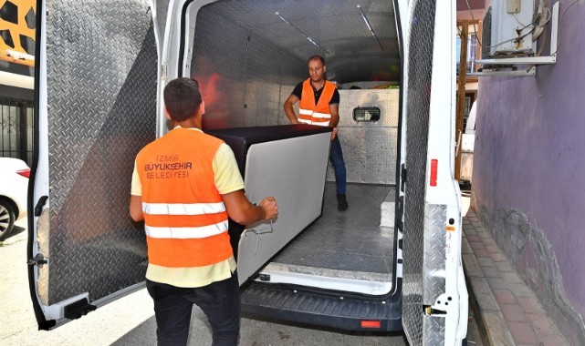 Ev taşıyan üniversitelilere Büyükşehir’den ücretsiz nakliye hizmeti
