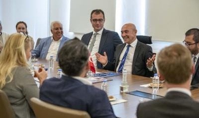 Kardeş kent Bremen heyeti Başkan Soyer’i ziyaret etti