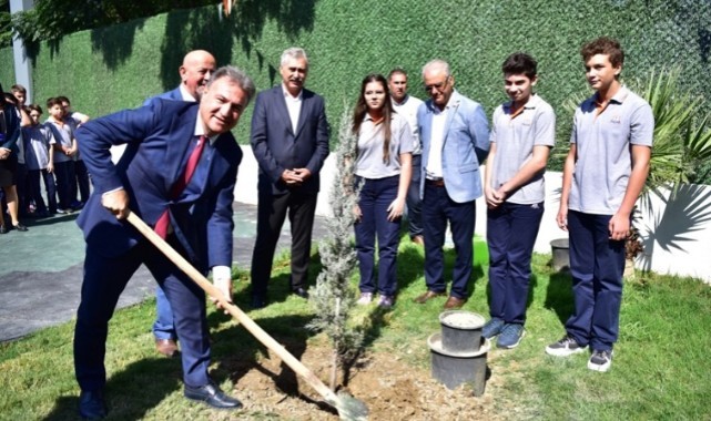 Babalarının adını zeytin ağaçlarıyla yaşatacaklar