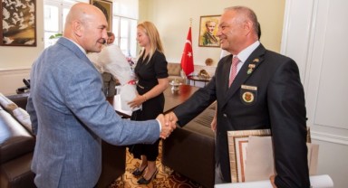 Başkan Soyer’e teşekkür ziyareti