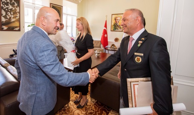 Başkan Soyer’e teşekkür ziyareti